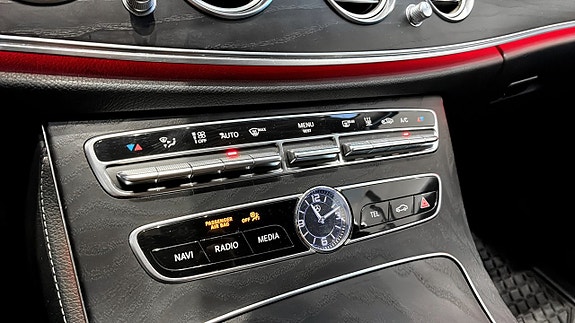 Mercedes-Benz E220 19 of 26