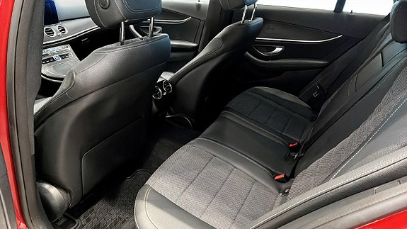 Mercedes-Benz E220 10 of 26