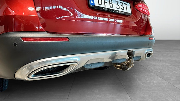 Mercedes-Benz E220 9 of 26