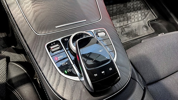 Mercedes-Benz E220 20 of 26