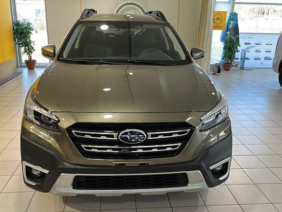 Subaru Outback 2 of 5