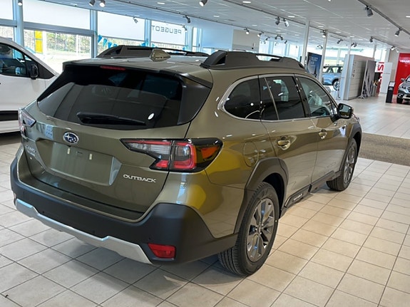 Subaru Outback 4 of 5