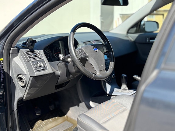 Volvo V50 8 of 16