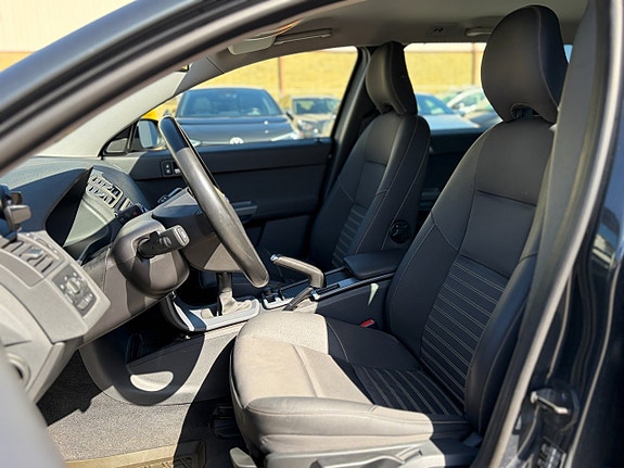 Volvo V50 9 of 16