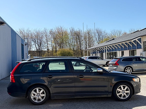 Volvo V50 4 of 16