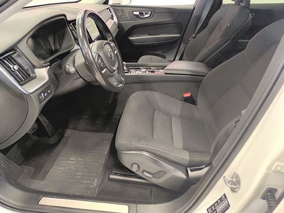 Volvo XC60 6 of 10