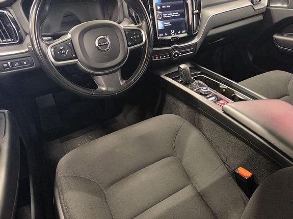 Volvo XC60 7 of 10