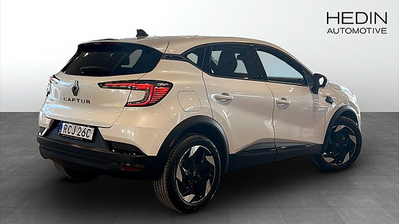 Renault Captur 2 of 9