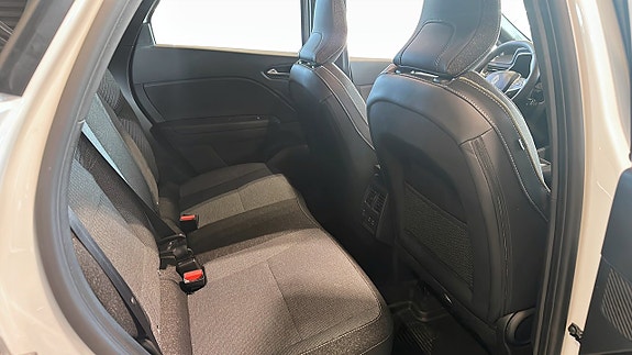 Renault Captur 5 of 9