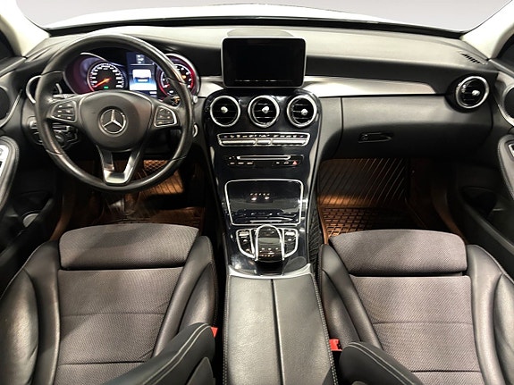 Mercedes-Benz C180 10 of 26