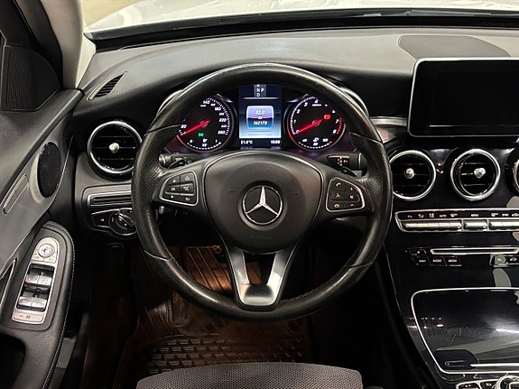 Mercedes-Benz C180 13 of 26