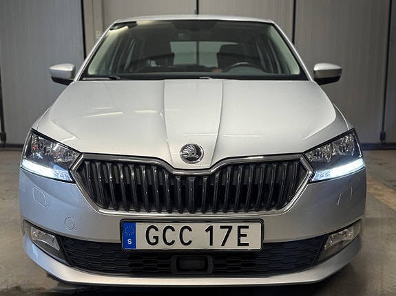 Skoda Fabia 2 of 5