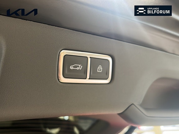 Kia EV9 14 of 21