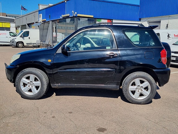 Toyota RAV4 8 of 12