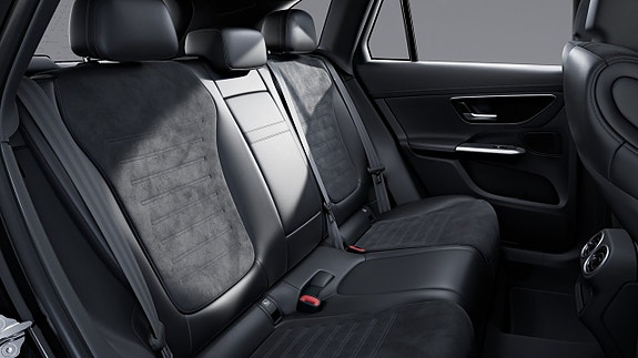 Mercedes-Benz GLC300 e 13 of 16