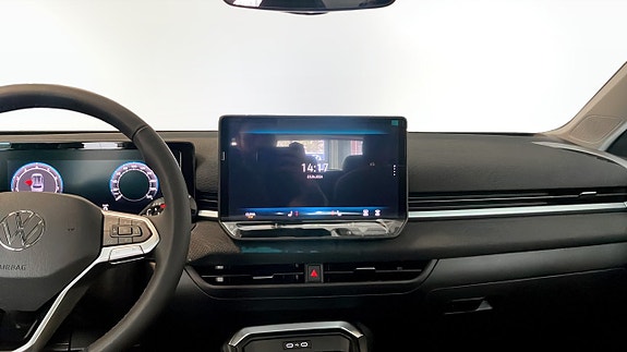 Volkswagen T-Roc 9 of 13