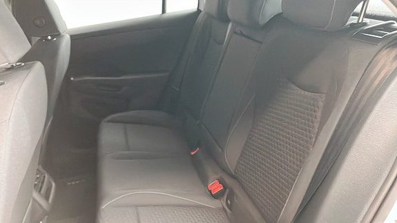 Volkswagen T-Roc 11 of 13