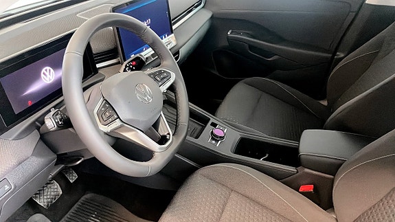 Volkswagen T-Roc 7 of 13