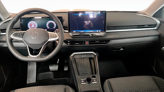 Volkswagen T-Roc 10 of 13