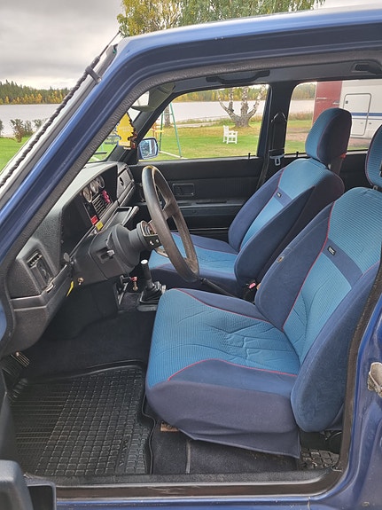 Volvo 240 5 of 8