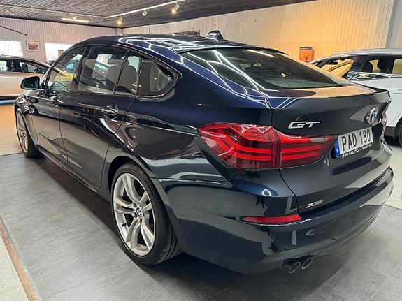 BMW 530d 4 of 5