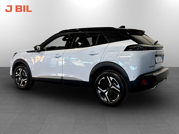 Peugeot 2008 13 of 15