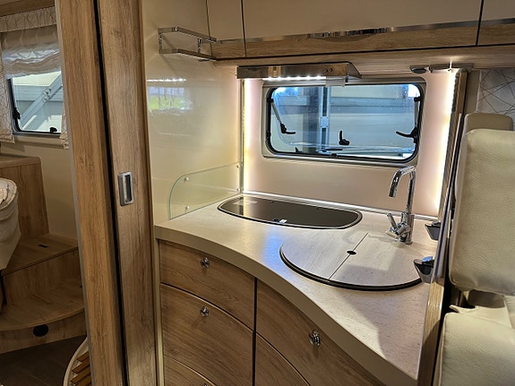 Eura Mobil Profila T 720 QB Campervan Fiat 2.3 MultiJet 10 of 18
