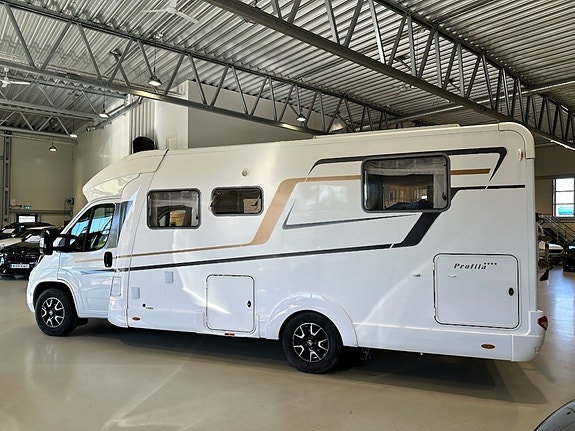 Eura Mobil Profila T 720 QB Campervan Fiat 2.3 MultiJet 2 of 18