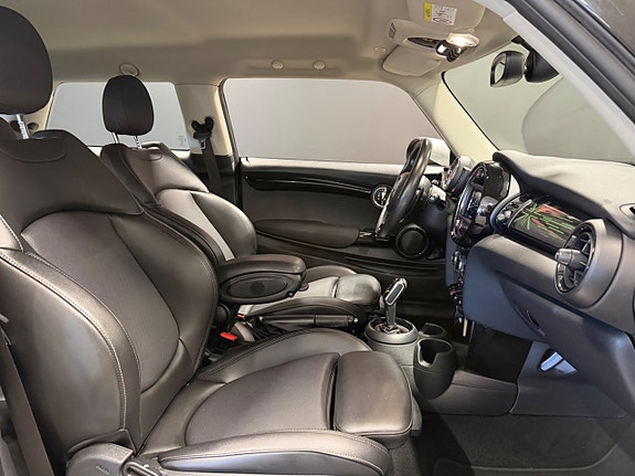 MINI Cooper S 8 of 15