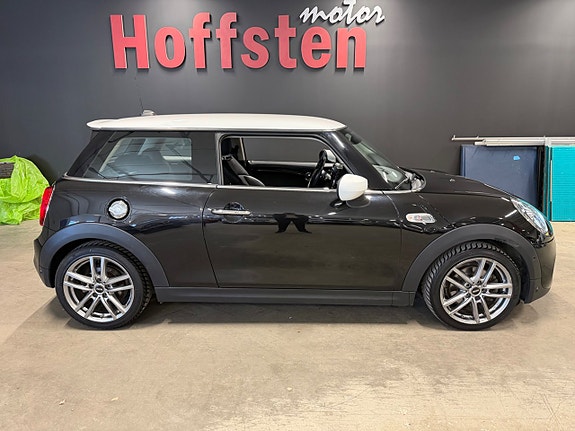 MINI Cooper S 2 of 15
