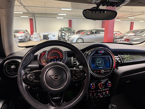 MINI Cooper S 11 of 15