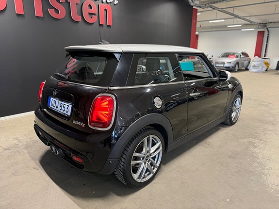 MINI Cooper S 3 of 15