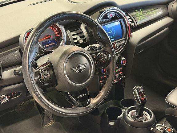 MINI Cooper S 10 of 15