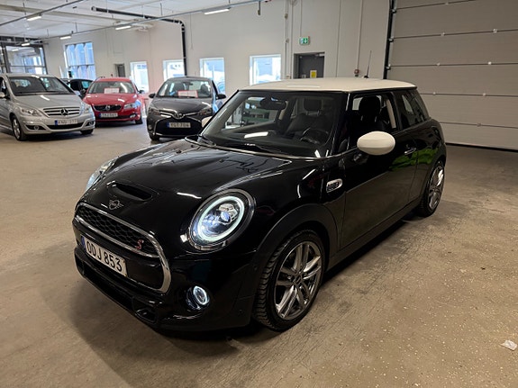 MINI Cooper S 6 of 15