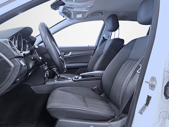 Mercedes-Benz C220 6 of 16