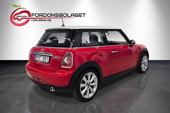 MINI Cooper 4 of 5
