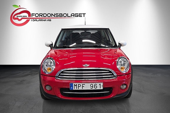 MINI Cooper 2 of 5