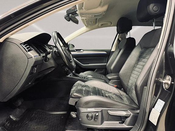 Volkswagen Passat 12 of 28