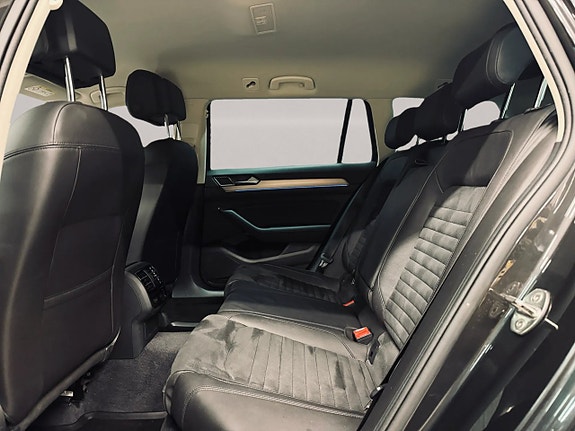 Volkswagen Passat 13 of 28