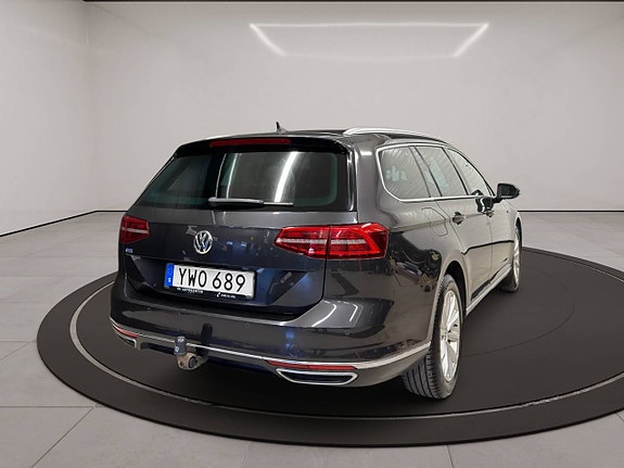 Volkswagen Passat 27 of 28