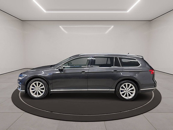 Volkswagen Passat 6 of 28