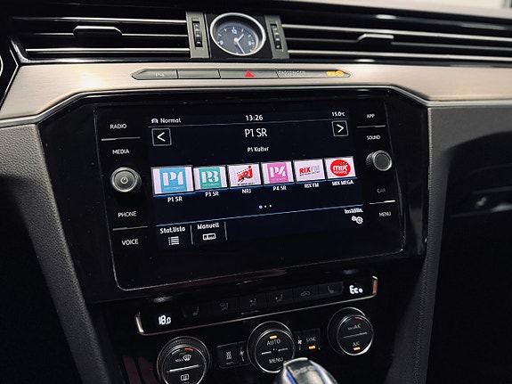 Volkswagen Passat 18 of 28