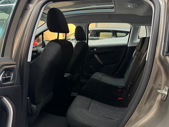 Peugeot 2008 16 of 16
