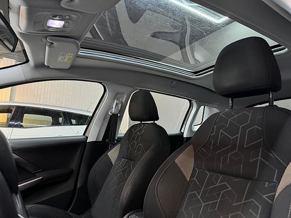 Peugeot 2008 8 of 16