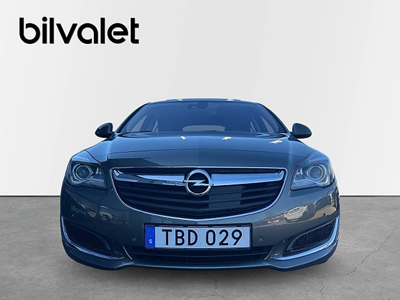 Opel Insignia 2 of 5