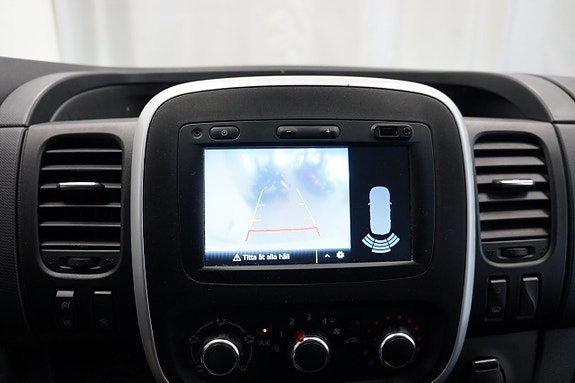 Renault Trafic 13 of 16