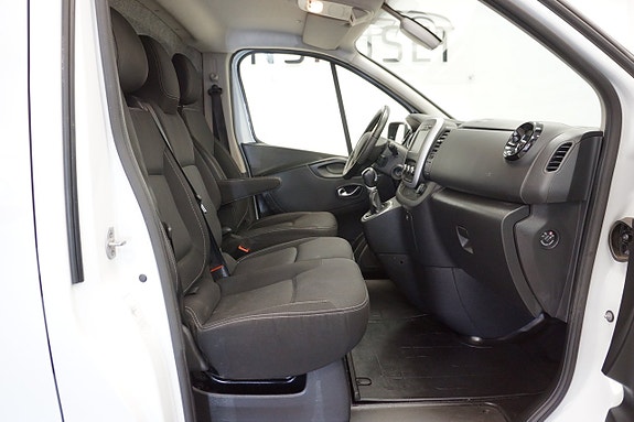Renault Trafic 7 of 16