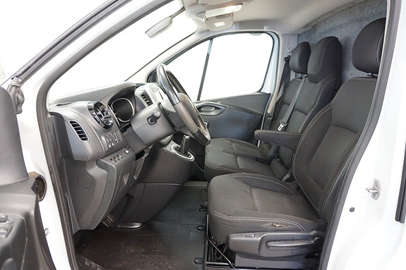 Renault Trafic 5 of 16
