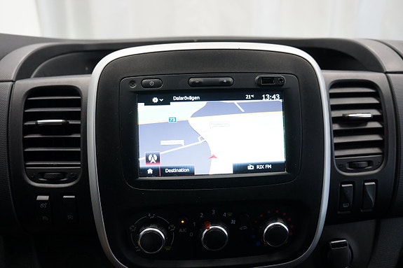 Renault Trafic 12 of 16