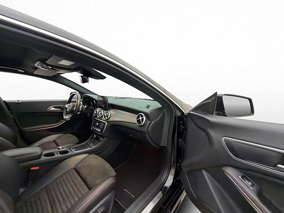 Mercedes-Benz CLA220 d 27 of 30